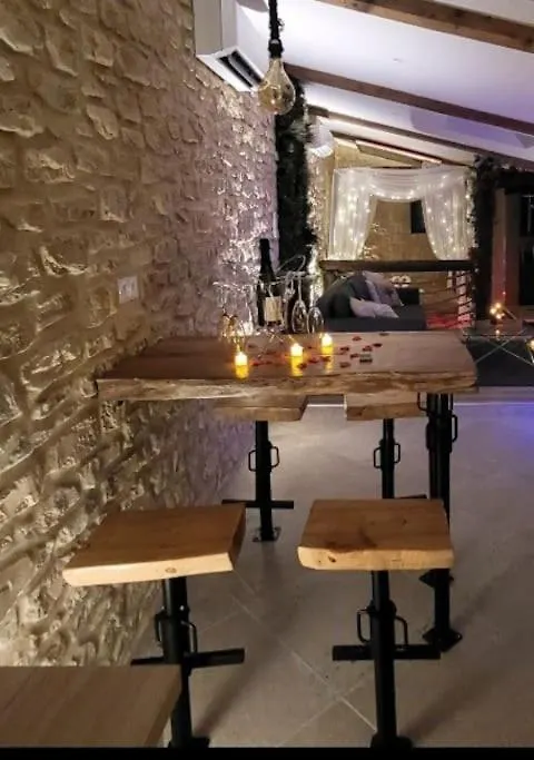 Le Temple De Rose Apartment Anneyron 0*,  France