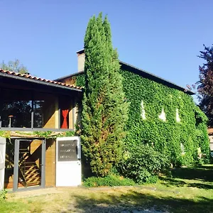 Magnificent Renovated Farmhouse - 10 Min A7 - Homestay